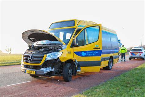 Auto bij drive-thru met pannenkoekenbestelling