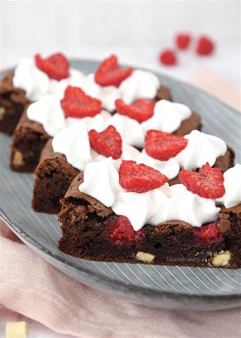 Frambozen brownies met witte chocolade meringue