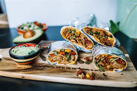 Mexicaanse kipgehakt wraps met avocado