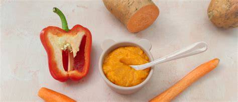 Babyhapje wortel aardappel op bord